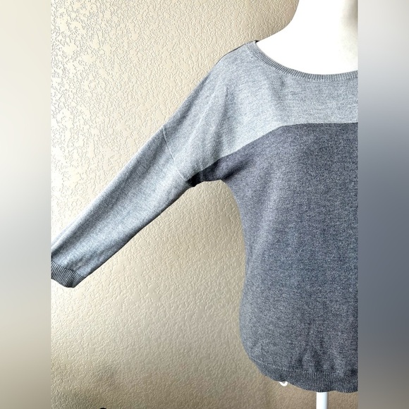 Banana Republic Gray Crew Neck Sweater Versatile Knit - Picture 5 of 6